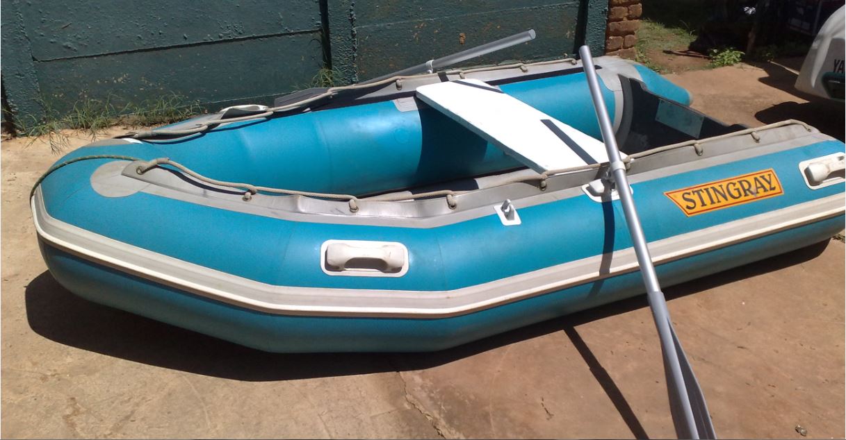 Carel Scheepers  - 91 Fitment of oars & velcro fitted bench